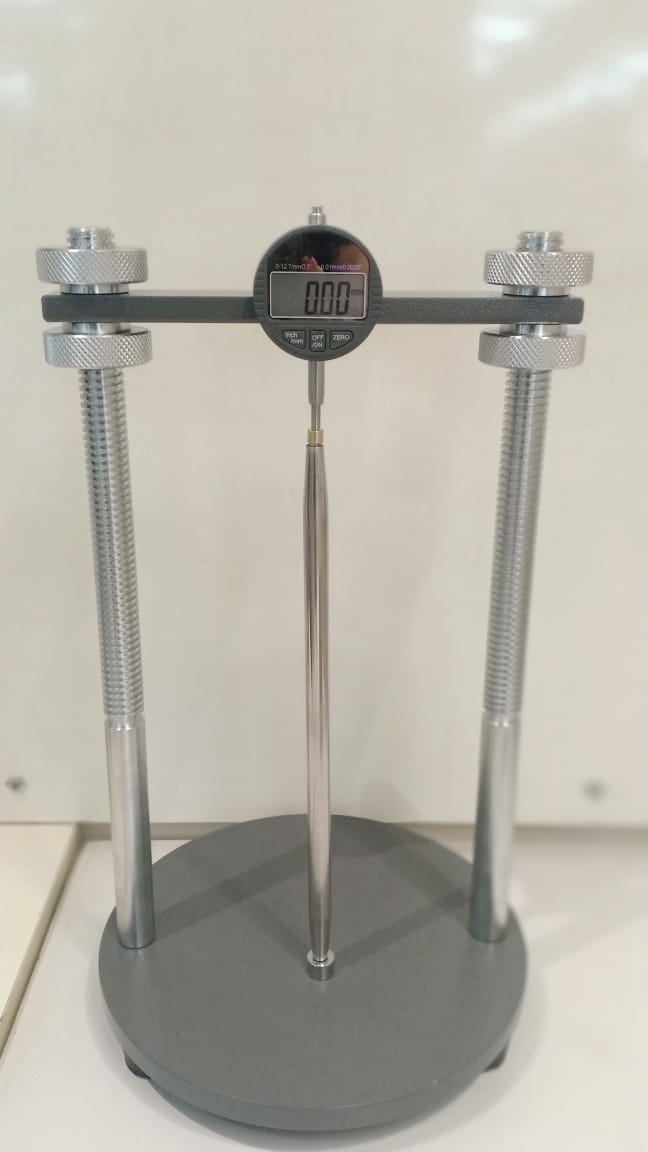 LENGTH COMPARATOR WITH DIGITAL DIAL GAUGE - IS 4139